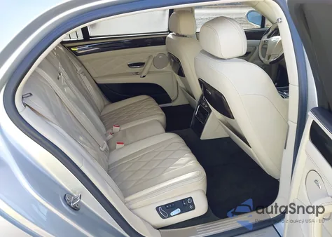 2016 Bentley Flying Spur V8 z USA, uszkodzony, nr VIN SCBET9ZA2G8054427